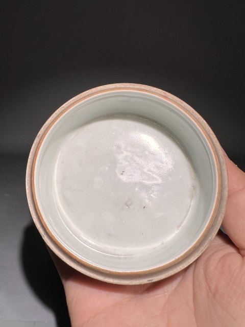 古玩陶瓷（精品官窯制式）青花鳳穿花紋粉盒底拍賣，當前價格6888元