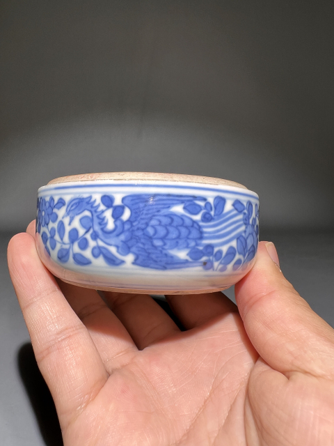 古玩陶瓷（精品官窯制式）青花鳳穿花紋粉盒底拍賣，當前價格6888元
