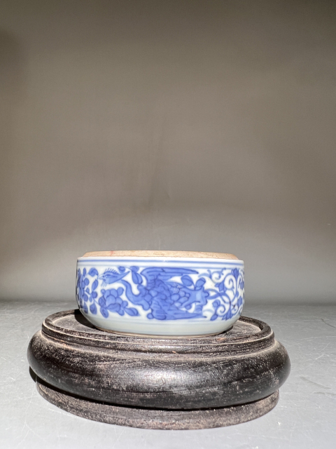 古玩陶瓷（精品官窯制式）青花鳳穿花紋粉盒底拍賣，當前價格6888元