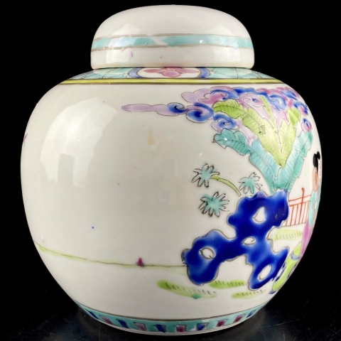 古玩陶瓷粉彩仕女嬰戲圖蓋罐拍賣，當(dāng)前價(jià)格2200元