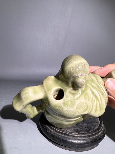 古玩陶瓷青釉壽星人物水滴拍賣，當前價格0元
