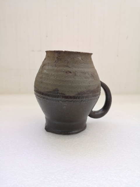 古玩陶瓷清早期流口褐釉執壺拍賣,當前價格680元