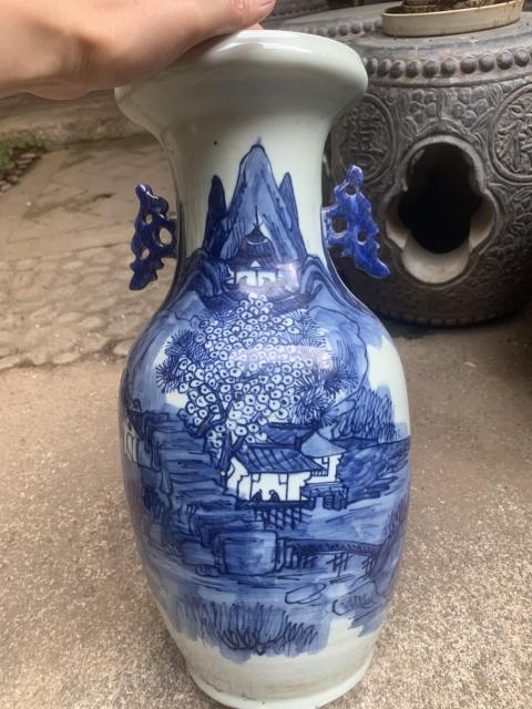 古玩陶瓷青花亭臺山水雙耳瓶拍賣，當前價格1800元
