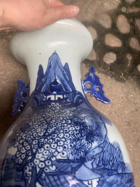 古玩陶瓷青花亭臺山水雙耳瓶拍賣，當前價格1800元