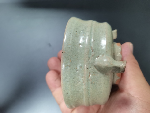 古玩陶瓷明代龍泉三足爐拍賣，當前價格2000元