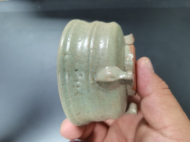 古玩陶瓷明代龍泉三足爐拍賣，當前價格2000元