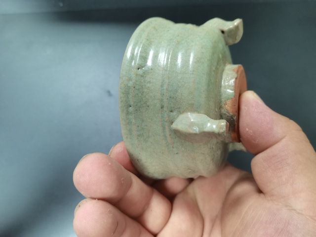 古玩陶瓷明代龍泉三足爐拍賣，當前價格2000元