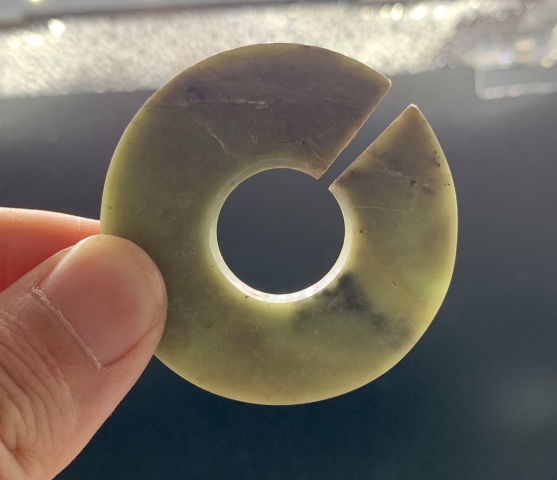 古玩玉器戰國青玉大玦，珠博評級78分，直徑48.05mm碩大無比，極其罕見拍賣，當前價格8888元