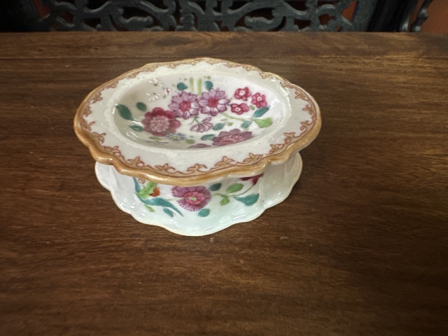 古玩陶瓷乾隆粉彩花卉紋貢盤拍賣，當(dāng)前價(jià)格2650元