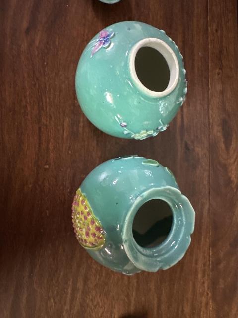 古玩陶瓷民國花卉紋堆塑罐一對拍賣，當前價格2208元