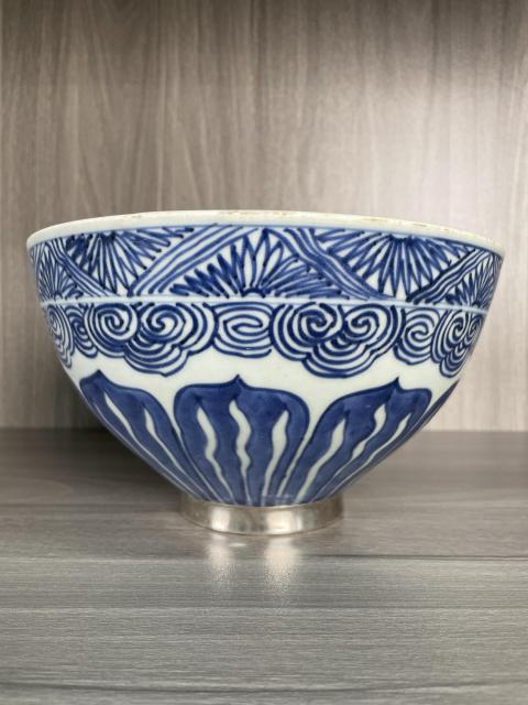 古玩陶瓷清康熙 青花仰蓮紋雞心大碗(官家重器)拍賣,當前價格8300元