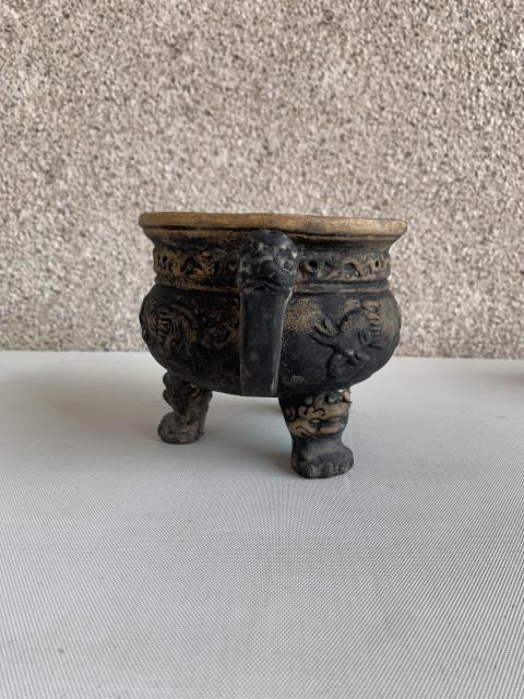 古玩陶瓷三足香爐拍賣,當前價格680元