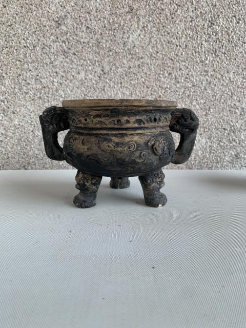 古玩陶瓷三足香爐拍賣,當前價格680元