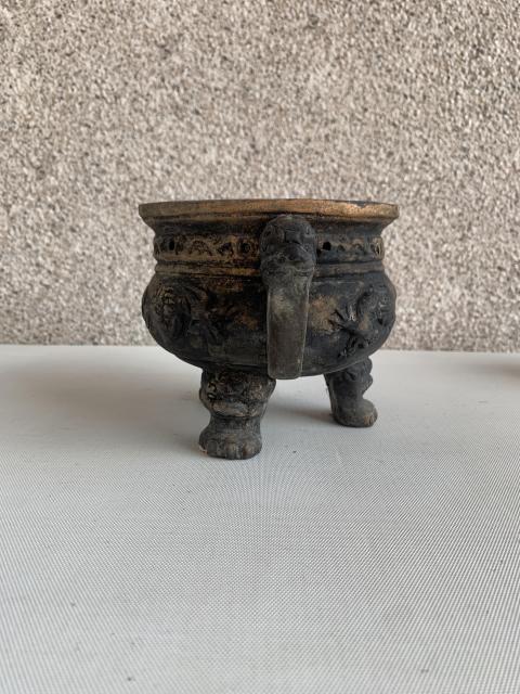 古玩陶瓷三足香爐拍賣,當前價格680元