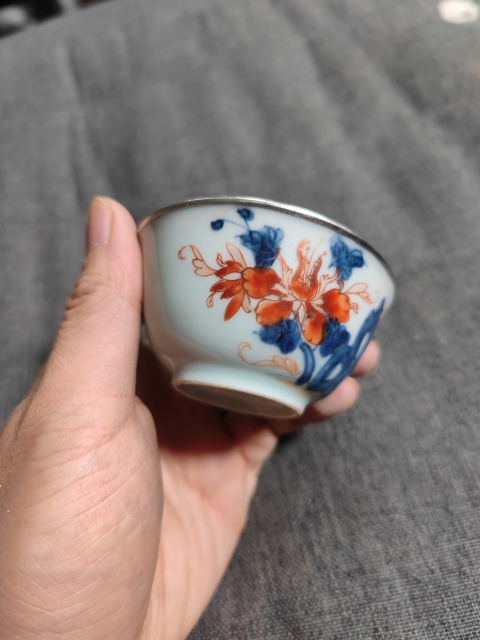 古玩陶瓷清康熙?青花礬紅紋花卉杯拍賣，當前價格1500元