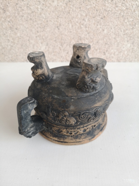 古玩陶瓷三足香爐拍賣,當前價格680元
