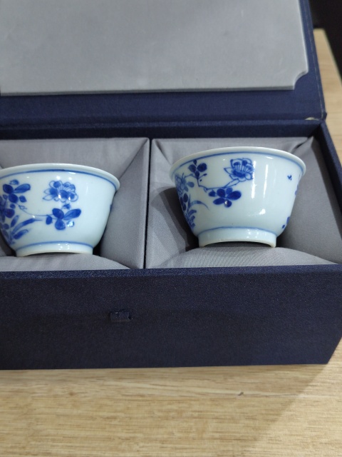 古玩陶瓷清康熙花蝶紋青花主人杯一對拍賣，當前價格2888元