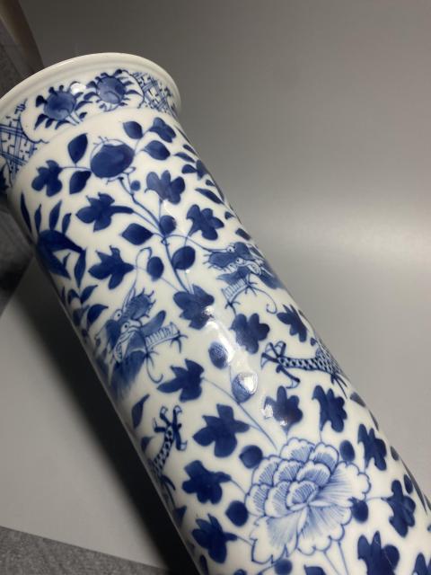 古玩陶瓷青花龍穿牡丹花卉紋花觚箭筒瓶拍賣，當(dāng)前價(jià)格4580元