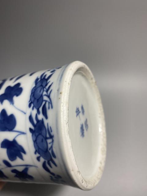 古玩陶瓷青花龍穿牡丹花卉紋花觚箭筒瓶拍賣，當(dāng)前價(jià)格4580元