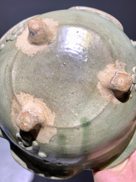 古玩陶瓷清代早期綠哥釉貼塑梅花紋花口洗拍賣(mài),當(dāng)前價(jià)格1588元