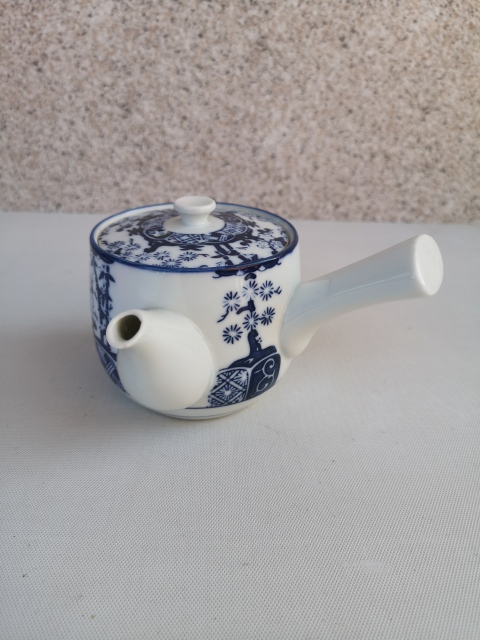 古玩陶瓷松竹梅 青花側把壺拍賣，當前價格298元