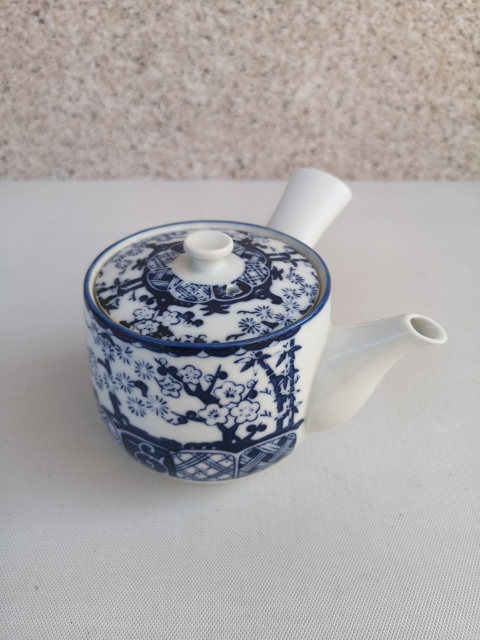 古玩陶瓷松竹梅 青花側把壺拍賣，當前價格298元