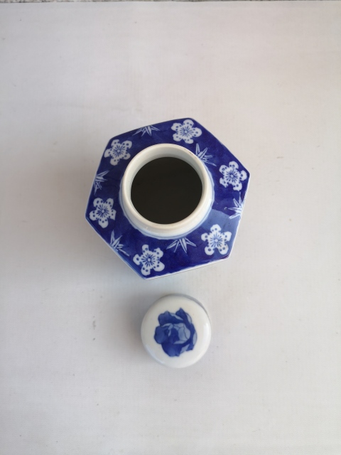 古玩陶瓷松竹梅青花六方茶葉蓋罐拍賣，當前價格350元