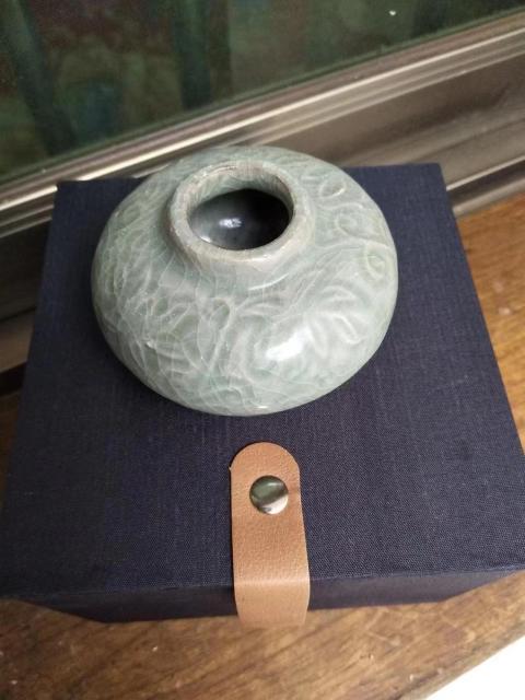 古玩陶瓷元龍泉暗花水盂拍賣,當前價格2000元
