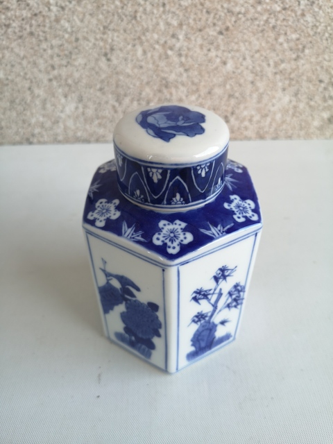 古玩陶瓷松竹梅青花六方茶葉蓋罐拍賣，當前價格350元