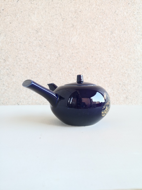 古玩陶瓷藍釉描金山水紋側把壺拍賣,當前價格350元