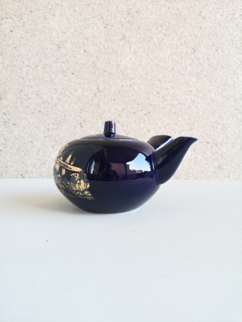 古玩陶瓷藍釉描金山水紋側把壺拍賣,當前價格350元