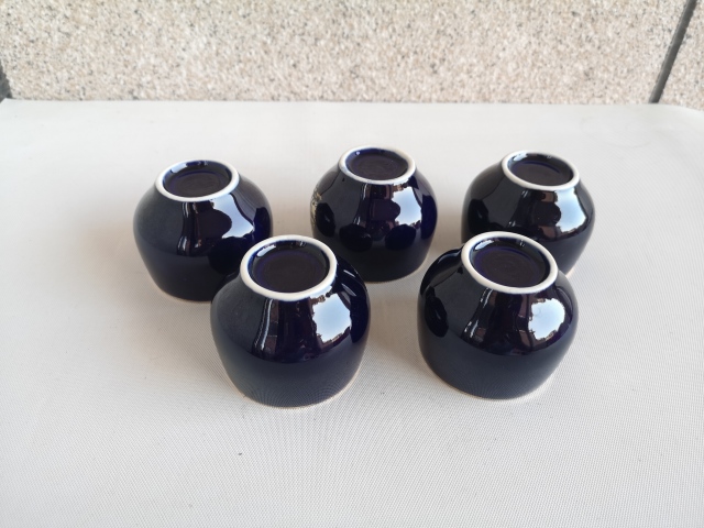 古玩陶瓷藍釉描金山水紋杯拍賣，當前價格260元