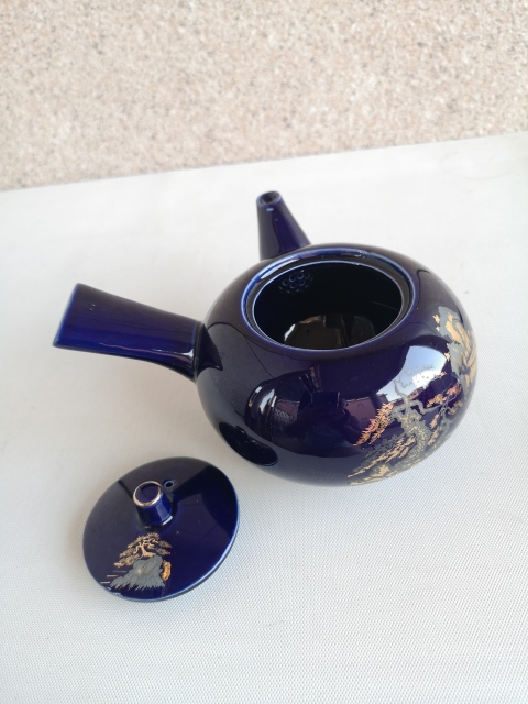 古玩陶瓷藍釉描金山水紋側把壺拍賣,當前價格350元