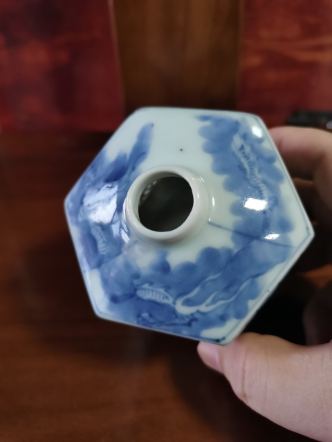 古玩陶瓷【精美蟈蟈籠】民國六方青花鏤空蟈蟈籠拍賣，當前價格800元