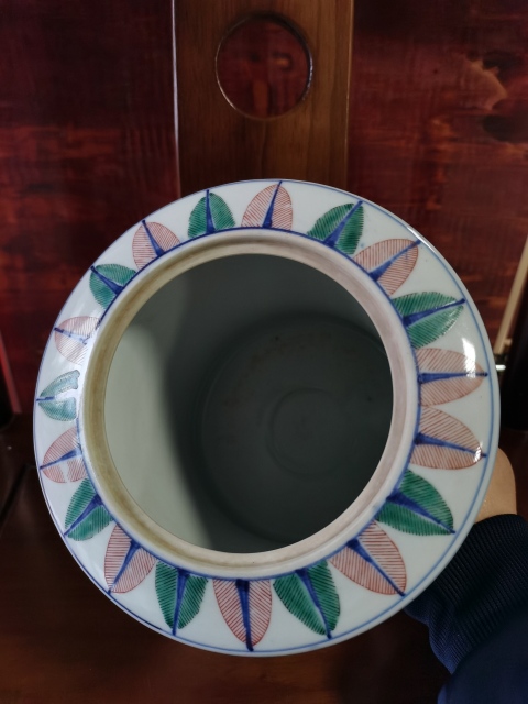 古玩陶瓷【精美茶葉罐】晚清民國仿萬歷官窯龍鳳紋蓋罐拍賣,當(dāng)前價格3600元