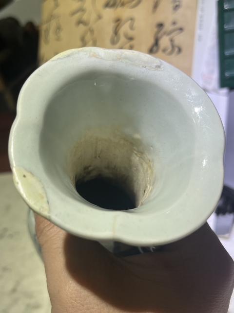 古玩陶瓷雍乾青花花卉蝴蝶雙耳海棠瓶拍賣,當前價格5800元