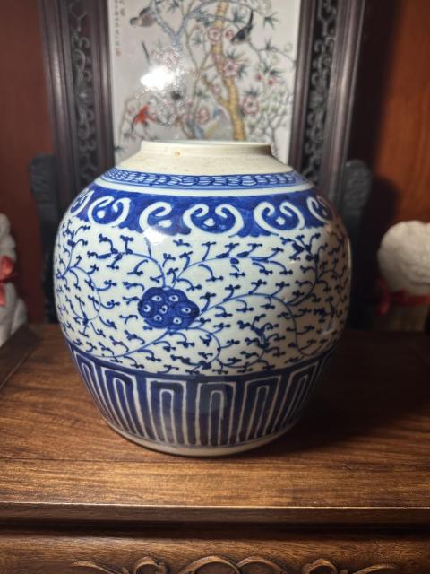古玩陶瓷乾隆青花纏枝花卉紋蓋罐拍賣,當前價格2250元