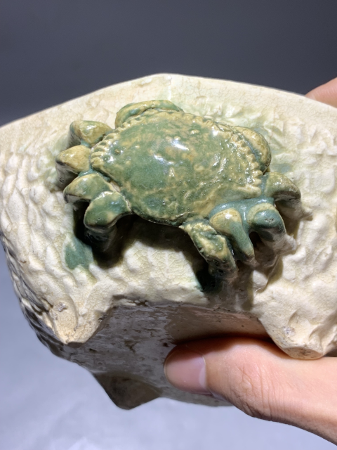 古玩陶瓷【特價處理】清代貼塑二甲傳臚紋水洗拍賣,當前價格688元
