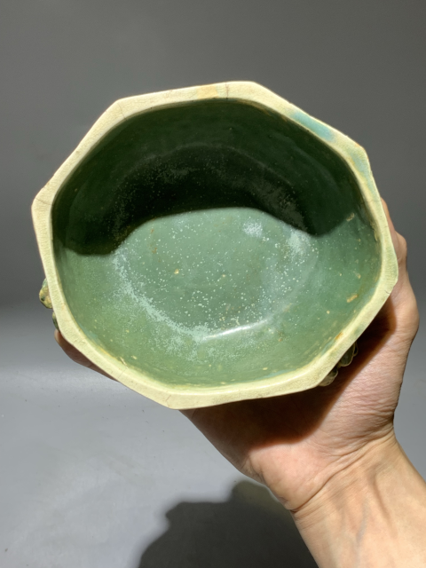 古玩陶瓷【特價處理】清代貼塑二甲傳臚紋水洗拍賣,當前價格688元