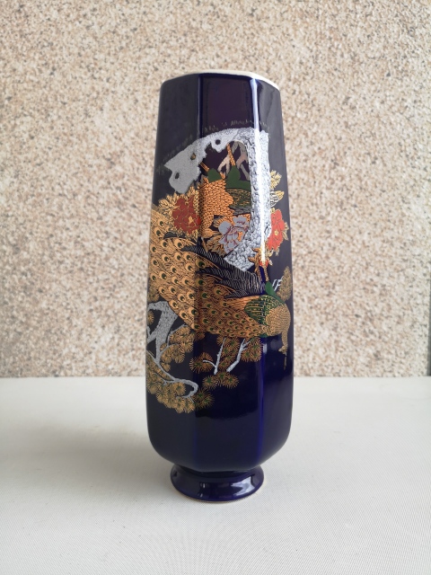 古玩陶瓷藍釉描金孔雀八方瓶拍賣，當前價格398元