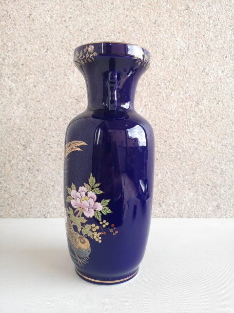 古玩陶瓷花鳥紋藍釉粉彩瓶拍賣,當前價格228元