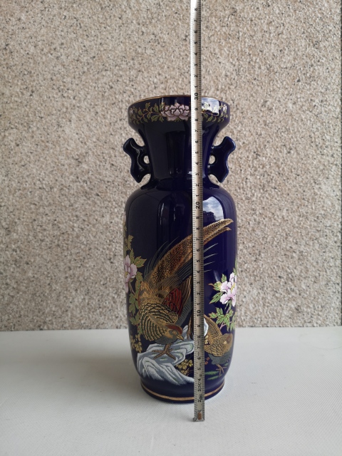 古玩陶瓷花鳥紋藍釉粉彩瓶拍賣,當前價格228元