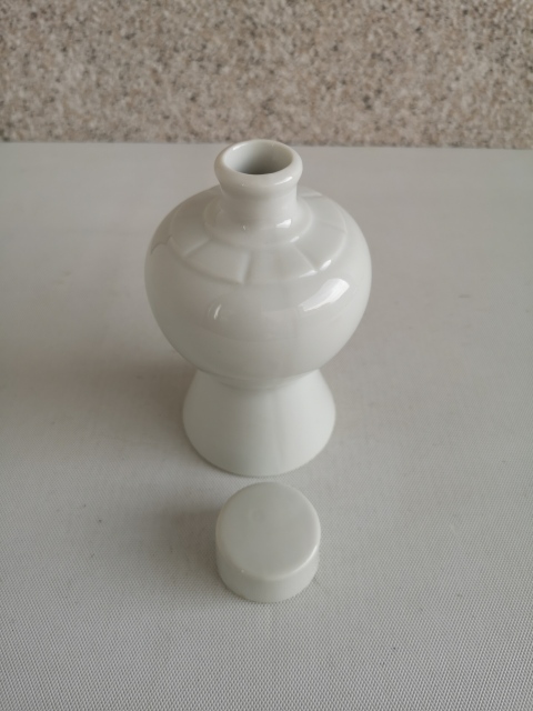 古玩陶瓷白釉梅瓶拍賣，當前價格220元