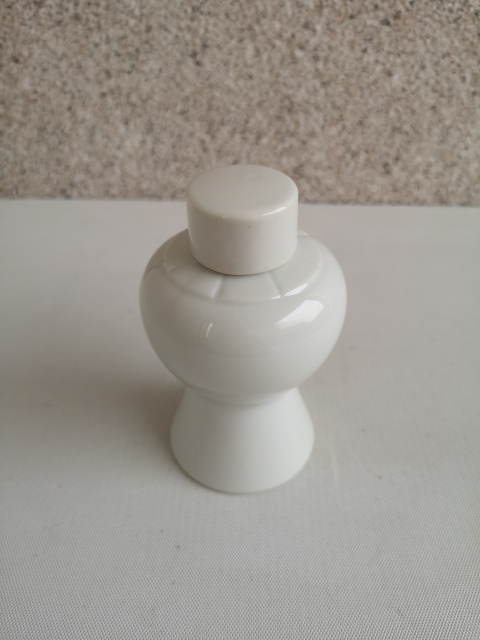 古玩陶瓷白釉梅瓶拍賣，當前價格220元