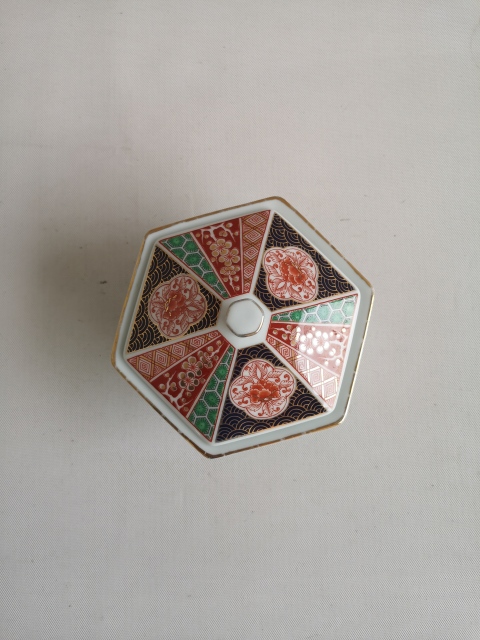 古玩陶瓷花卉紋五彩蓋碗拍賣，當前價格450元