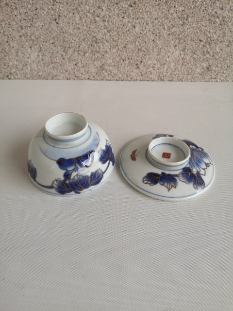 古玩陶瓷青花加彩描金蓋碗拍賣，當(dāng)前價(jià)格350元