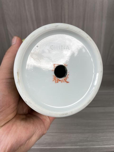 古玩陶瓷清末民初 黃地粉彩大雅齋風格花觚（二級官）拍賣，當前價格7500元