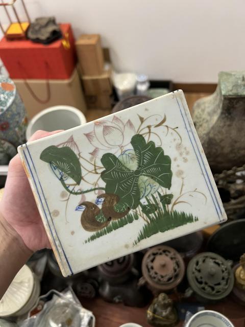 古玩陶瓷民國青花彩繪鴛鴦荷花紋手枕拍賣,當(dāng)前價(jià)格199元