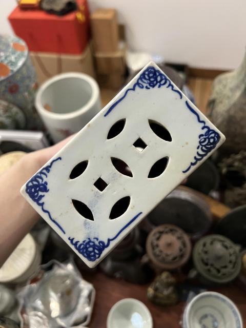 古玩陶瓷民國青花彩繪鴛鴦荷花紋手枕拍賣,當(dāng)前價(jià)格199元