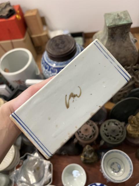 古玩陶瓷民國青花彩繪鴛鴦荷花紋手枕拍賣,當(dāng)前價(jià)格199元